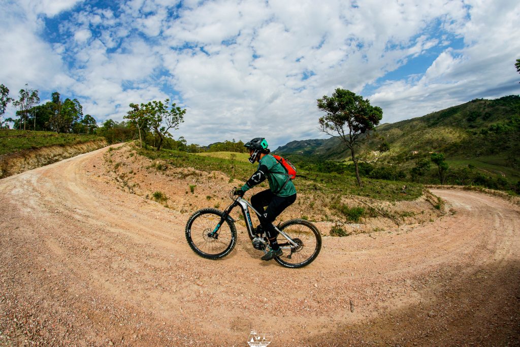 Sense E-MTB Endurance apresenta formato inovador e desbrava as trilhas da Serra da Canastra