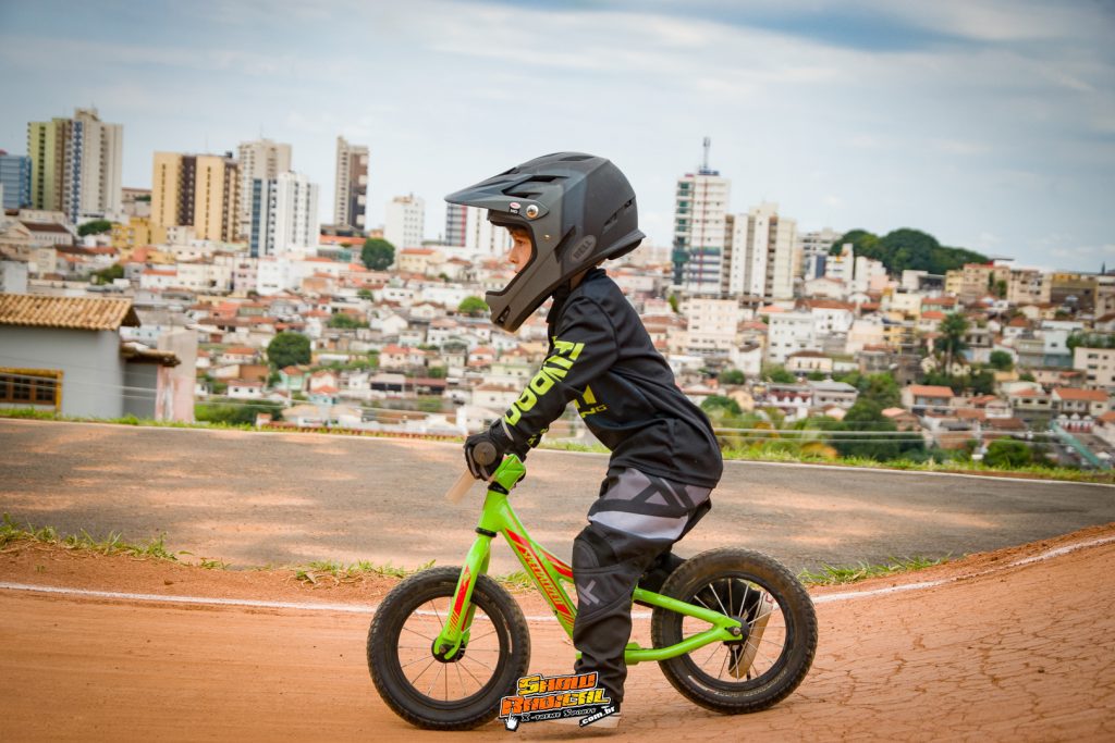 Final do Mineiro de BMX em Varginha/MG reuniu atletas de 4 estados em disputa pelo t&iacute;tulo da temporada.