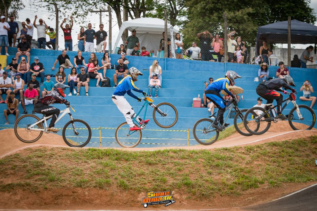Final do Mineiro de BMX em Varginha/MG reuniu atletas de 4 estados em disputa pelo t&iacute;tulo da temporada.