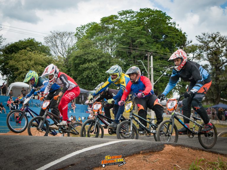 Final do Mineiro de BMX em Varginha/MG reuniu atletas de 4 estados em disputa pelo título da temporada.
