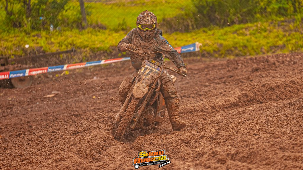 Pilotos do Brasileiro de Velocross enfrentam chuva e lama na 2&ordm; rodada do campeonato em Machadinho RS