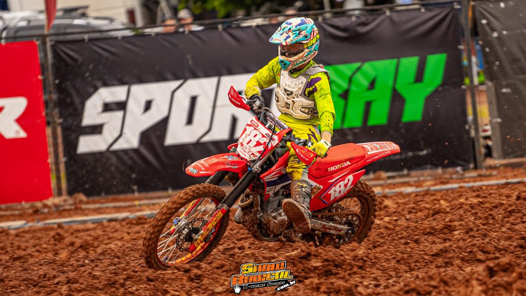 Pilotos do Brasileiro de Velocross enfrentam chuva e lama na 2&ordm; rodada do campeonato em Machadinho RS