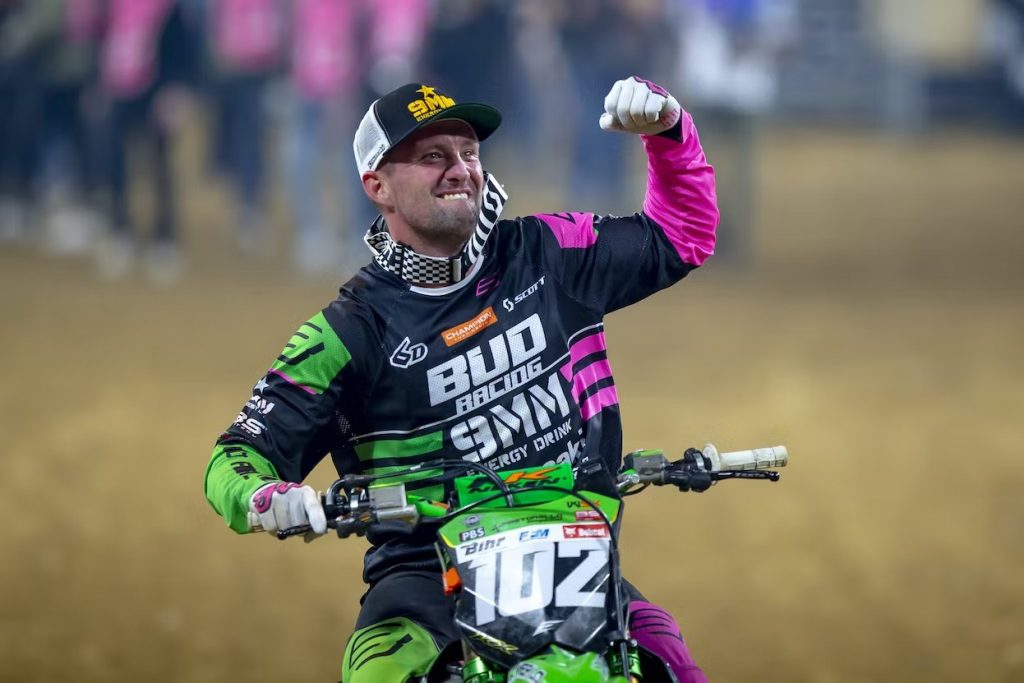 Ken Roczen vence o Supercross de Paris