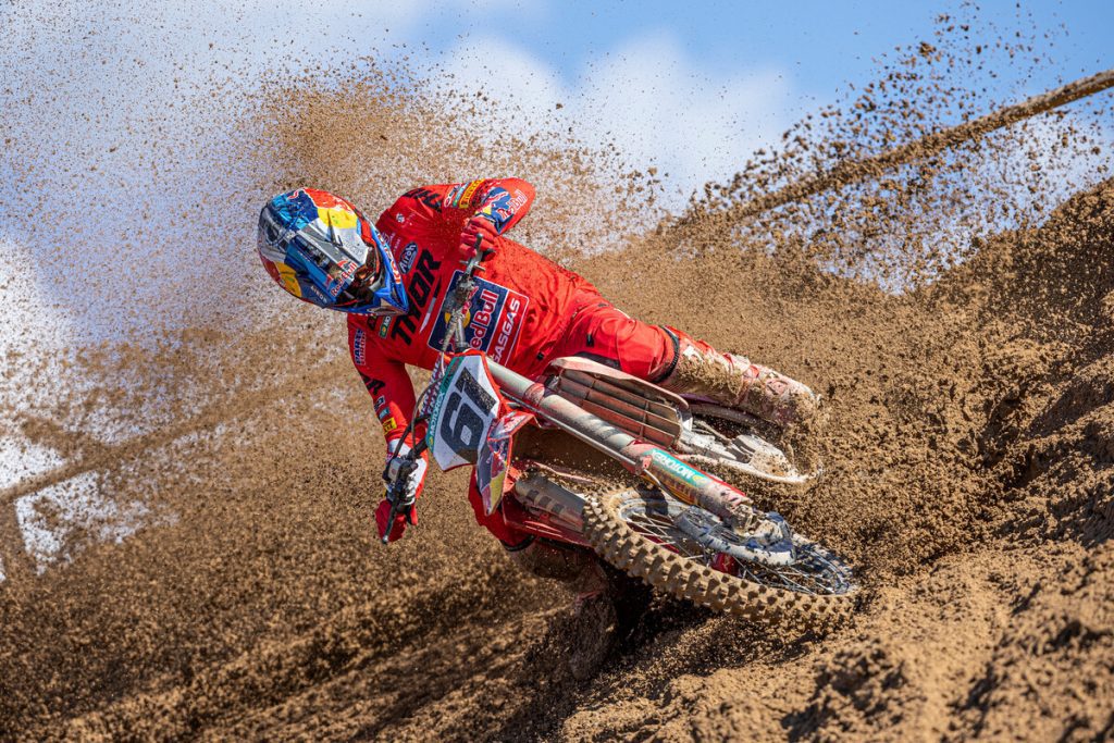 Red Bull GasGas Factory com o trio formado em busca do t&iacute;tulo no Mundial de Motocross 2023