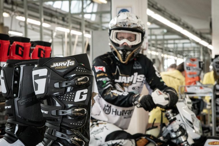 Chega ao Brasil a nova Gaerne SG 12 – Edição Jarvis