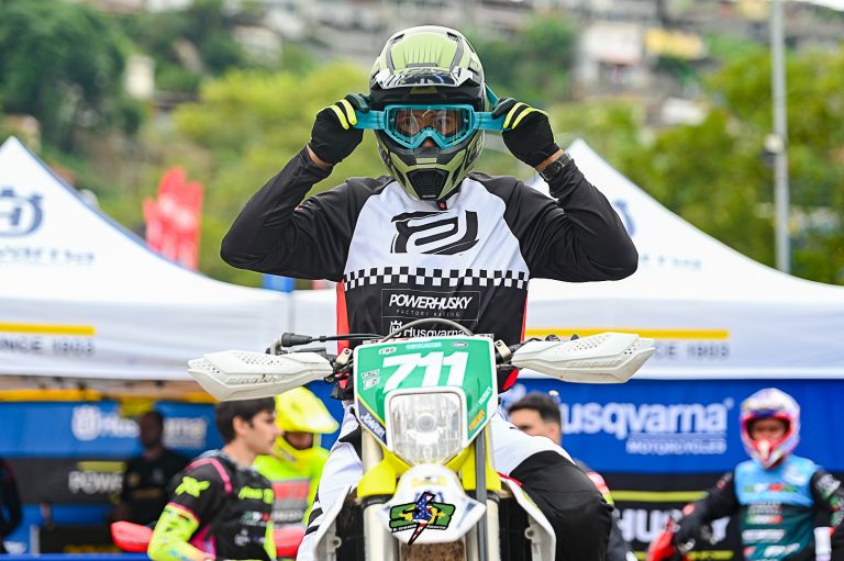 Husqvarna PowerHusky vence o primeiro dia de disputas do Brasileiro de Enduro na E3 e na Junior