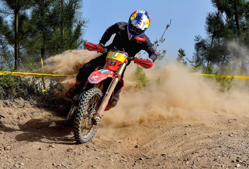 Bruno Crivilin vence mais uma no Campeonato Portugu&ecirc;s e permanece invicto na categoria