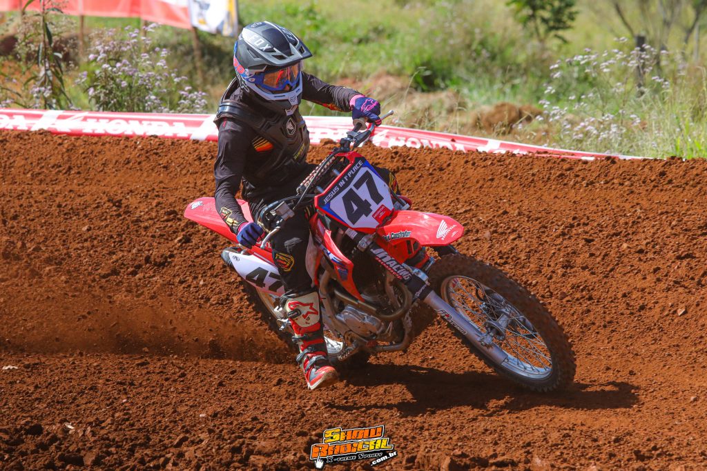 Motocross de Cruz&iacute;lia comemora 10&ordf; edi&ccedil;&atilde;o com mais um grande evento. Confira os resultados.