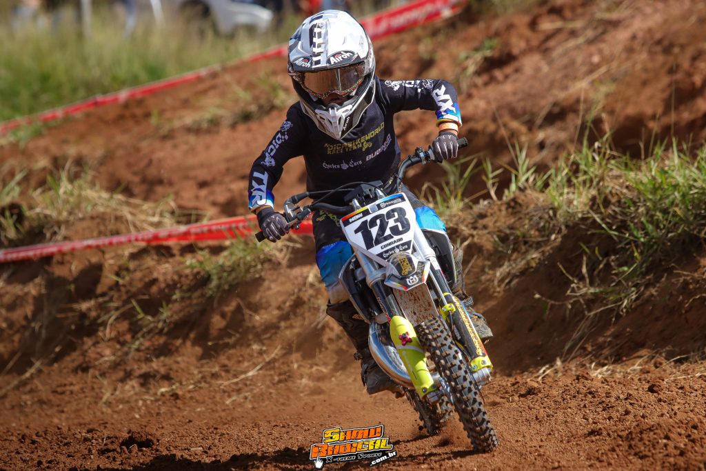 Motocross de Cruz&iacute;lia comemora 10&ordf; edi&ccedil;&atilde;o com mais um grande evento. Confira os resultados.