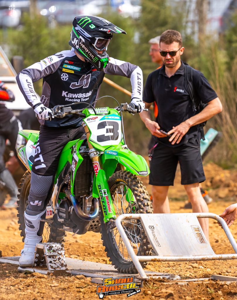 Kawasaki apresenta a nova KX 450 2024