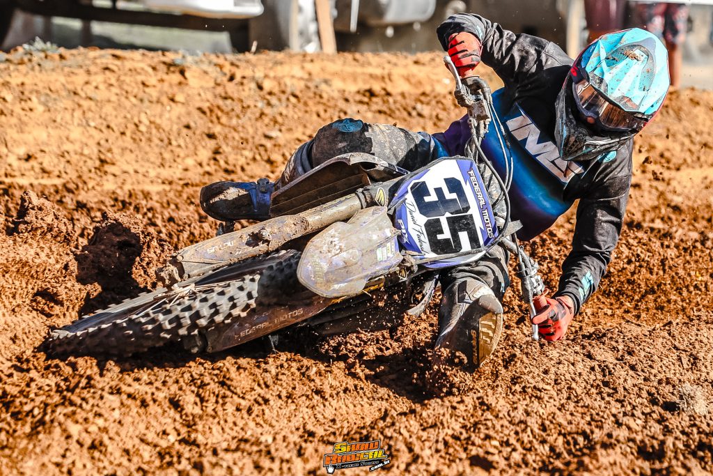 Disputas de alto n&iacute;vel marcam a etapa de abertura do Carioca de MX e SX Unificado! Confira os resultados.