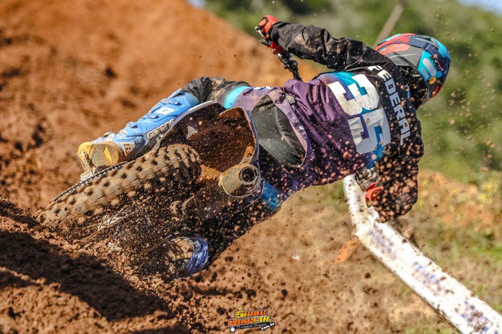 Disputas de alto n&iacute;vel marcam a etapa de abertura do Carioca de MX e SX Unificado! Confira os resultados.