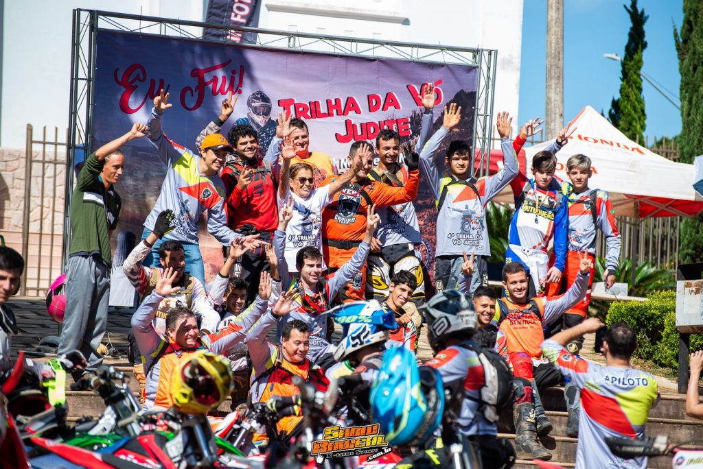 4&ordf; edi&ccedil;&atilde;o da Trilha da V&oacute; Judite re&uacute;ne mais de 400 motos em El&oacute;i Mendes/MG.