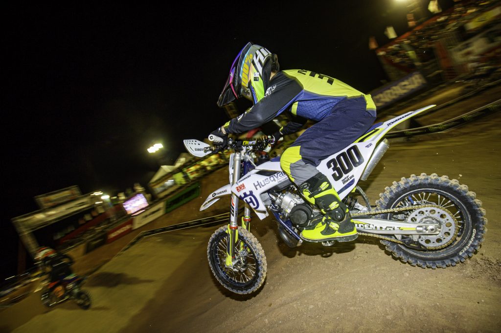 Ramyller Alves e Heitor Matos, pilotos oficiais Husqvarna, abrem o Arena Cross 2023 com p&oacute;dio