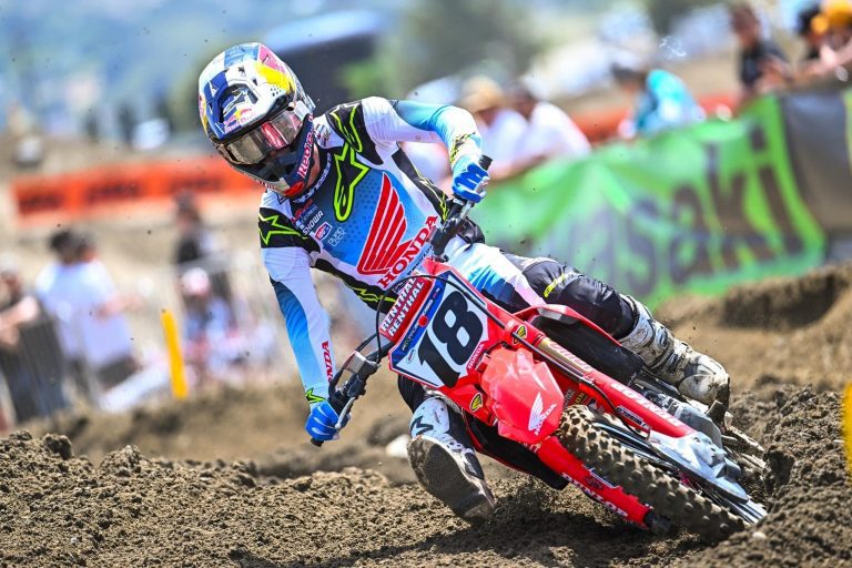 AMA Motocross: Irmãos Lawrence dominam as duas categorias, confira os resultados e baterias completas.