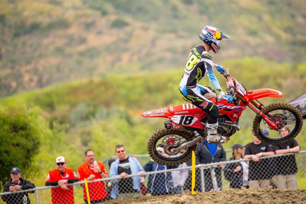 AMA Motocross: Irm&atilde;os Lawrence dominam as duas categorias, confira os resultados e baterias completas.