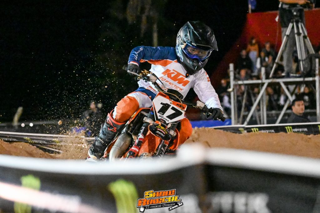 Abertura do Arena Cross 2023 em Caraguatatuba (SP) tem antigos e novos vencedores, al&eacute;m de arquibancadas lotadas