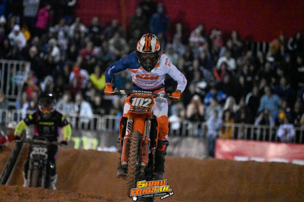 Abertura do Arena Cross 2023 em Caraguatatuba (SP) tem antigos e novos vencedores, al&eacute;m de arquibancadas lotadas