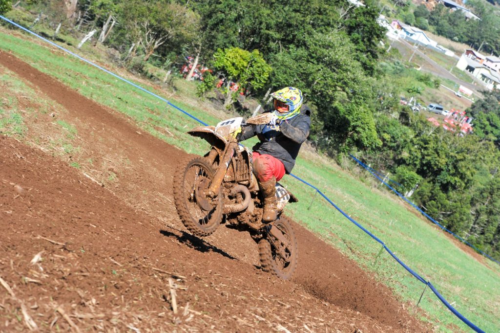 Em SC, Husqvarna vence os dois dias do Brasileiro de Enduro na E3, EJ e E50