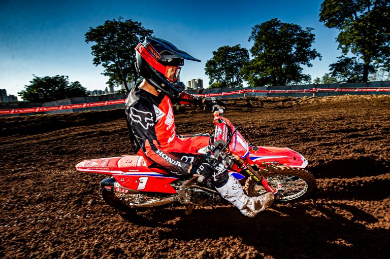 Honda Racing acelera em Interlagos pelo Brasileiro de Motocross 2023