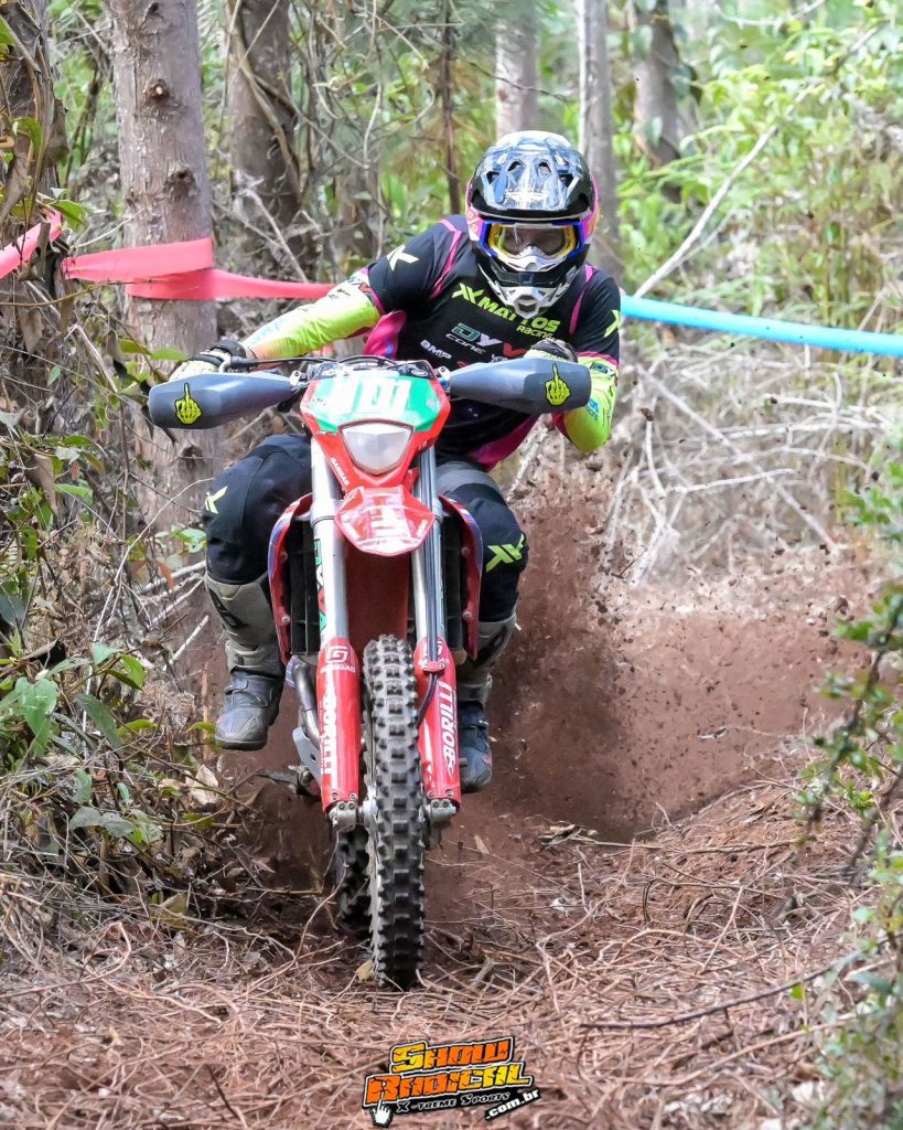 Renato Paz, piloto BMP Special Parts, vem crescendo no Brasileiro de Enduro