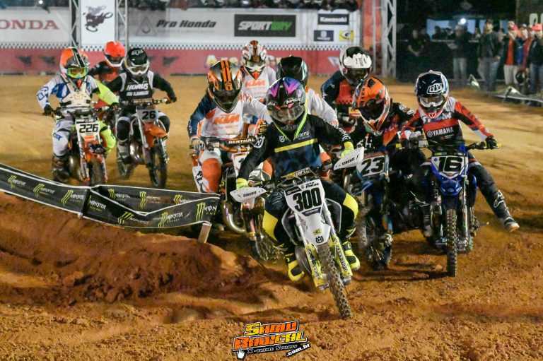 Pilotos Husqvarna, Ramyller Alves (Pró), Heitor Matos (65cc) e Pietro Fraga (50cc) fecham em 2º lugar e estão na vice-liderança do Arena Cross
