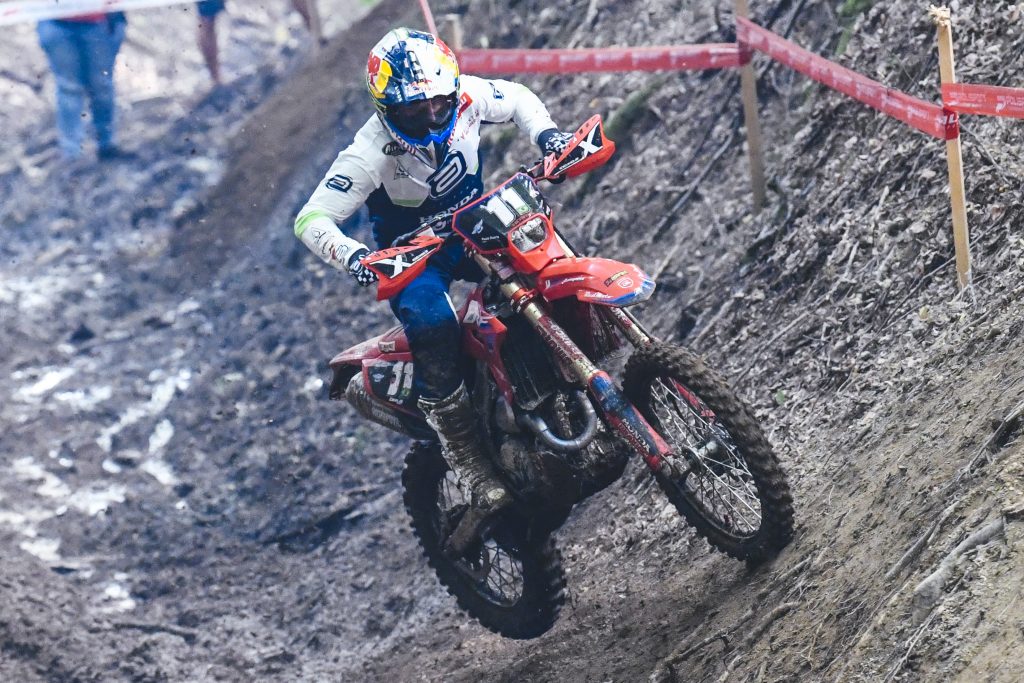 Brasileiro Bruno Crivilin sobe uma posi&ccedil;&atilde;o no Mundial de Enduro
