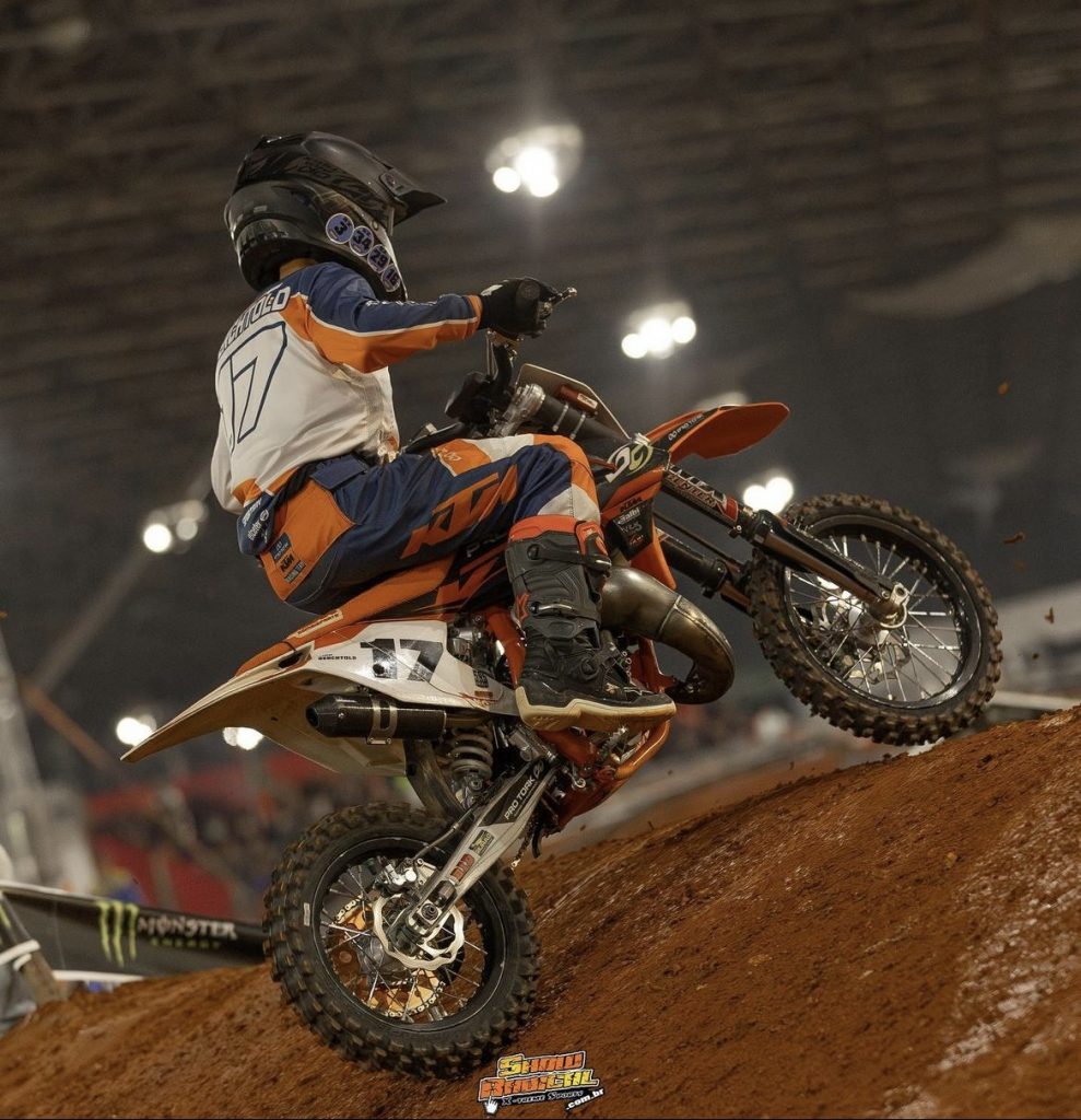 Moranguinho Racing domina as categorias de base do Arena Cross com Jo&atilde;o Vitor e Zion Berchtold no topo