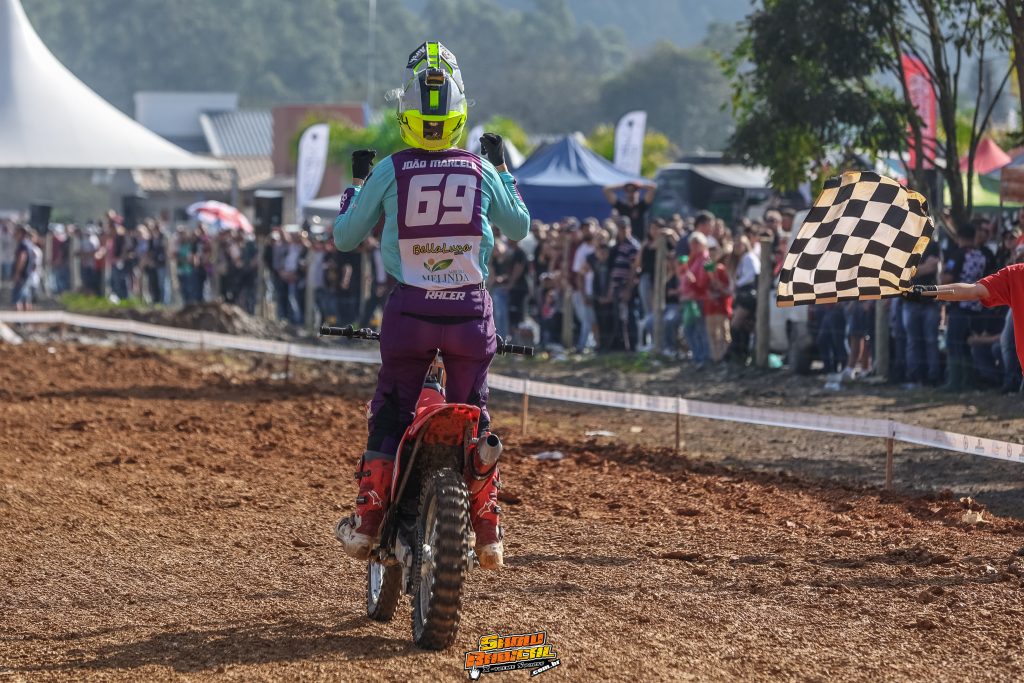 Grande presen&ccedil;a de p&uacute;blico e provas acirradas marcam segundo dia de Brasileiro de Velocross em Agrol&acirc;ndia/SC