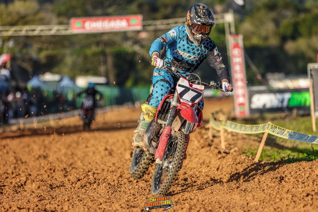 Grande presen&ccedil;a de p&uacute;blico e provas acirradas marcam segundo dia de Brasileiro de Velocross em Agrol&acirc;ndia/SC