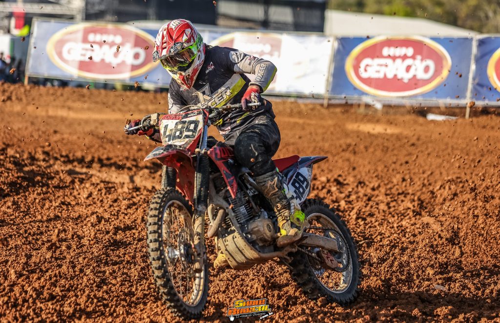 Grande presen&ccedil;a de p&uacute;blico e provas acirradas marcam segundo dia de Brasileiro de Velocross em Agrol&acirc;ndia/SC