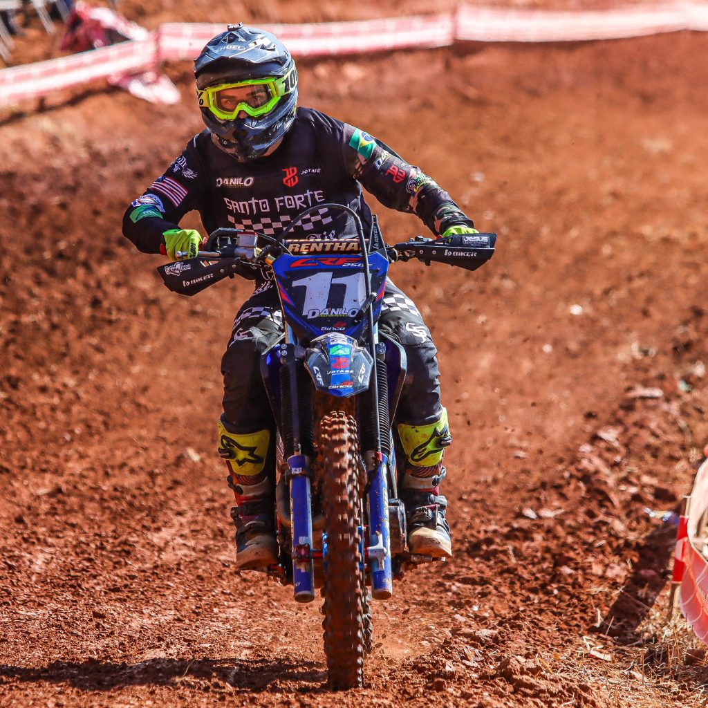 Destaque nas provas de MX e VX em Minas Gerais, Leonardo “Costelinha” &eacute; o grande nome das categorias nacionais