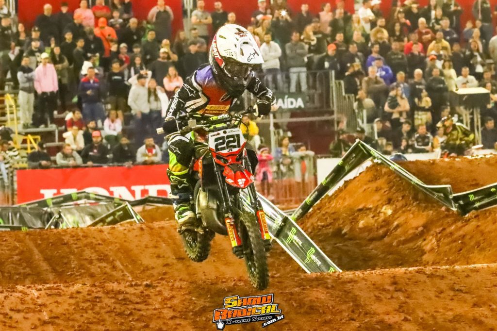 Arena Cross consagra Paulo Alberto (Pr&oacute;), Bernardo Tib&uacute;rcio (AX2), Zion Berchtold (65cc) e Jo&atilde;o Vitor (50cc) como campe&otilde;es da temporada 2023