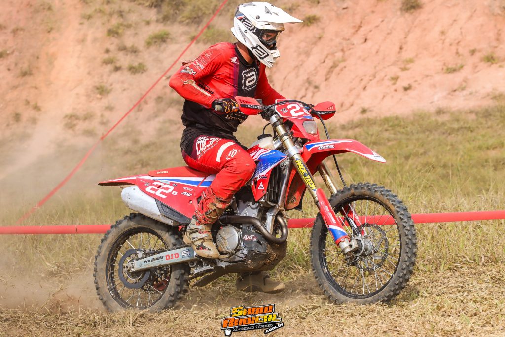 Brasileiro de Enduro: Com sol forte e tempo seco, Bruno Crivilin &eacute; o mais r&aacute;pido no primeiro dia de prova em Belo Vale/MG, confira os resultados!
