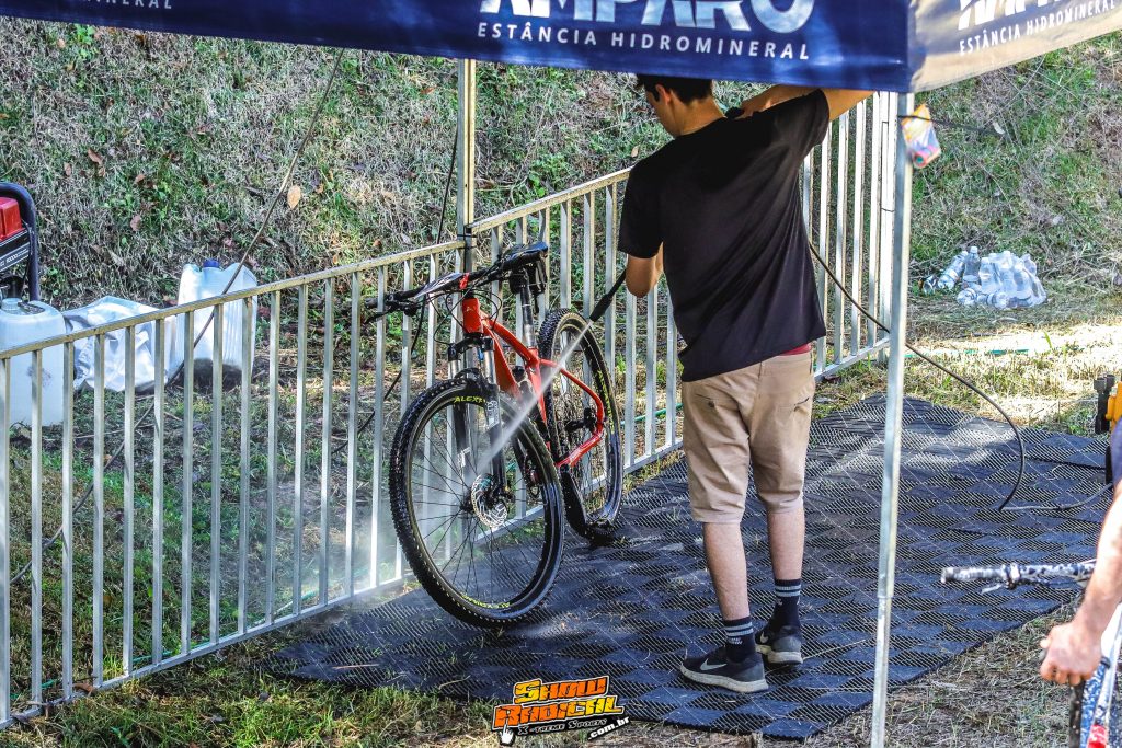 Kenda Open Cup MTB re&uacute;ne 1200 atletas em Amparo/SP em fim de semana marcado pela estreia do Kenda XCO Experience
