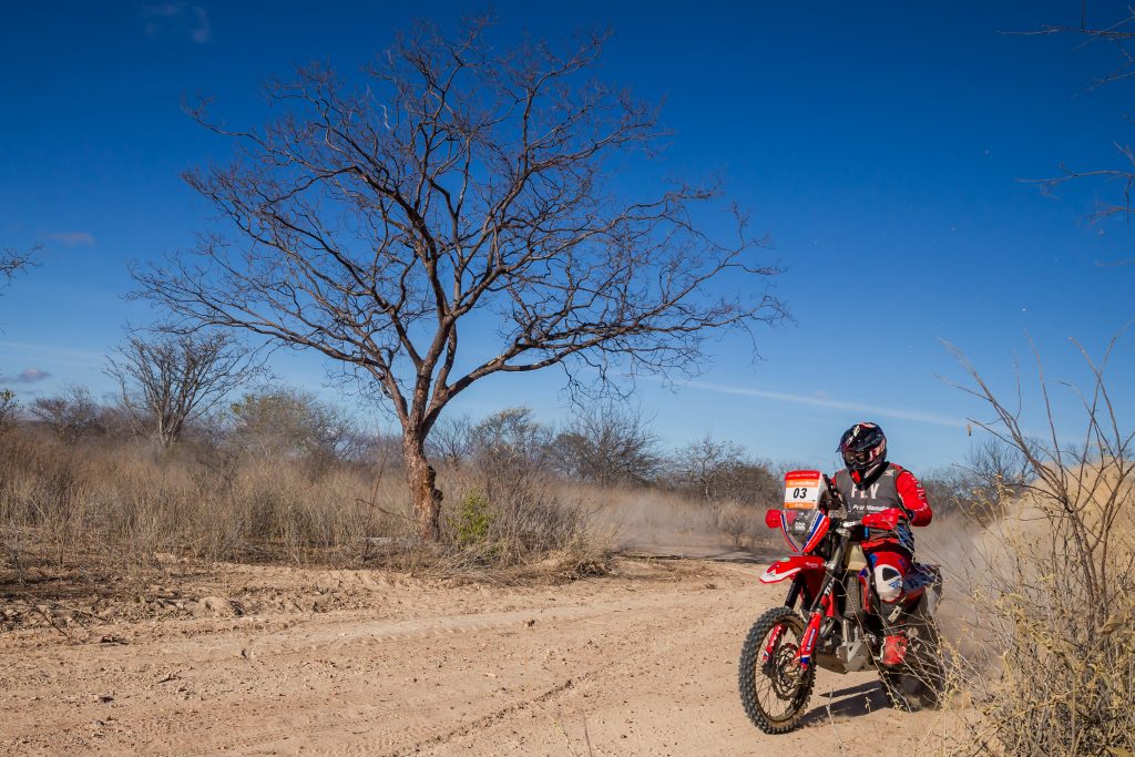 Gabriel Soares vence etapa do Sert&otilde;es e comemora t&iacute;tulo brasileiro de Rally Cross Country