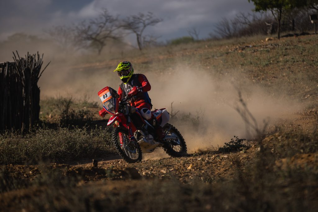 Martin Duplessis reassume vice-lideran&ccedil;a das motos ap&oacute;s cinco etapas do Sert&otilde;es 2023