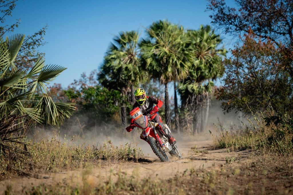 Honda Racing chega &agrave; metade do Sert&otilde;es com tr&ecirc;s pilotos no Top 10 das motos