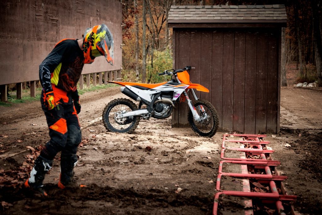 Factory KTM anuncia lan&ccedil;amento da KTM 250 SX-F 2024