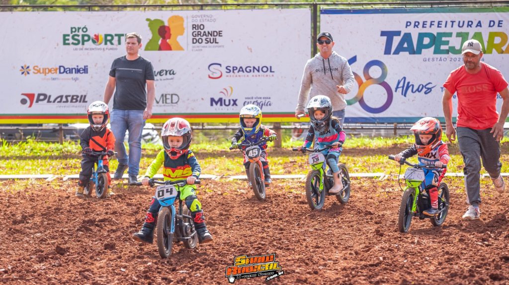 Ga&uacute;cho de Motocross movimenta Tapejara em fim de semana com boas disputas em grande parte das categorias