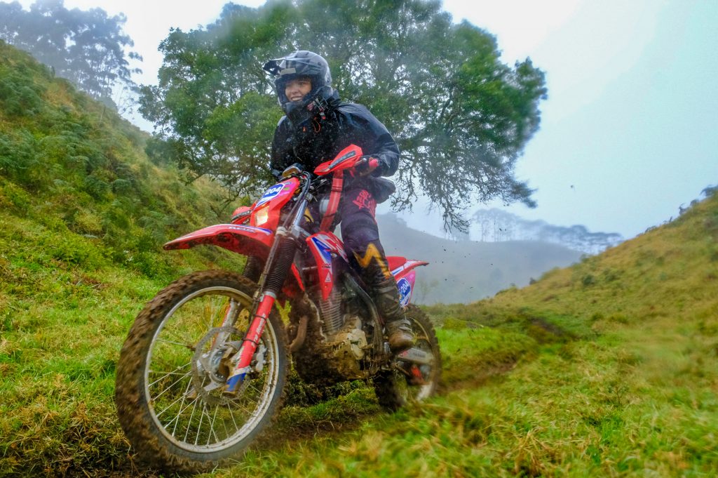 Honda Racing lidera tr&ecirc;s categorias na abertura do Enduro da Independ&ecirc;ncia 2023