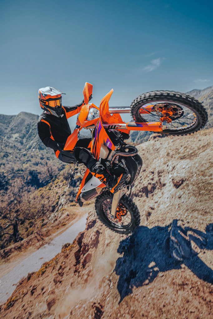 KTM anuncia a nacionaliza&ccedil;&atilde;o de mais dois modelos e linha de Enduro 2024 completamente renovada