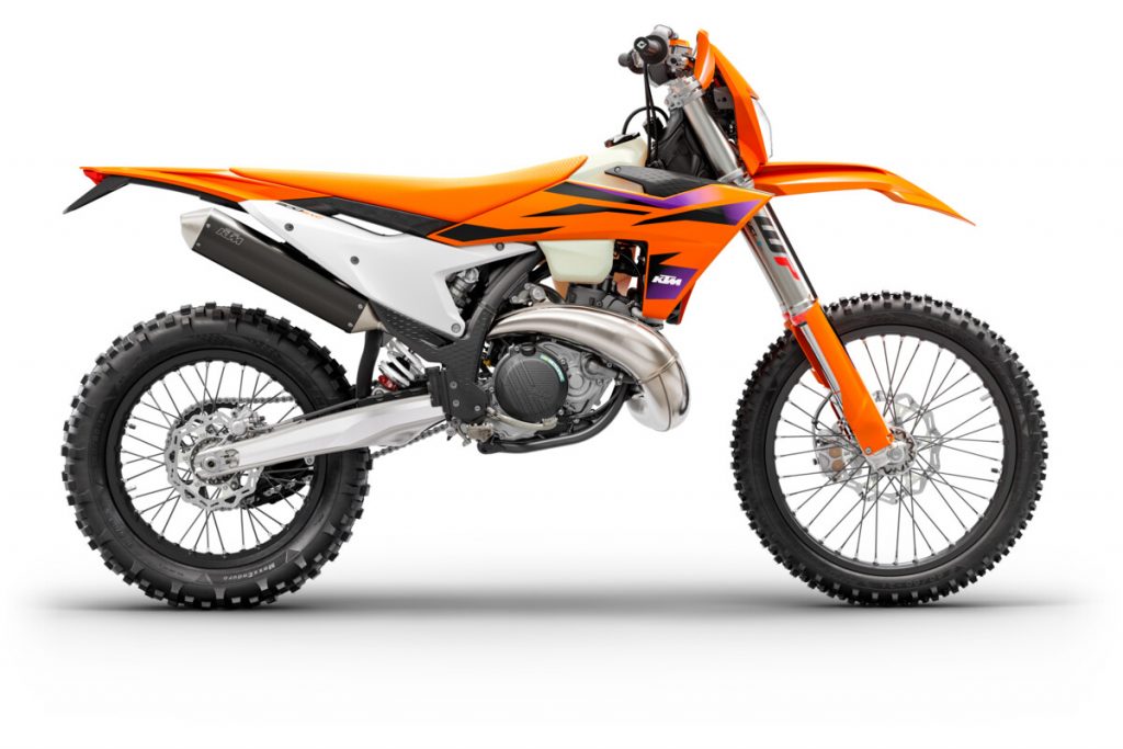 KTM anuncia a nacionaliza&ccedil;&atilde;o de mais dois modelos e linha de Enduro 2024 completamente renovada