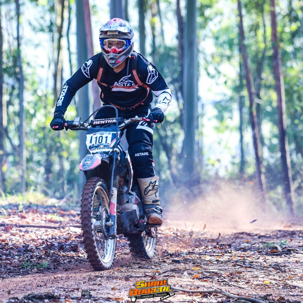 Hard Well leva os melhores pilotos do Hard Enduro brasileiro &agrave;s trilhas mais insanas de Po&ccedil;o Fundo/MG