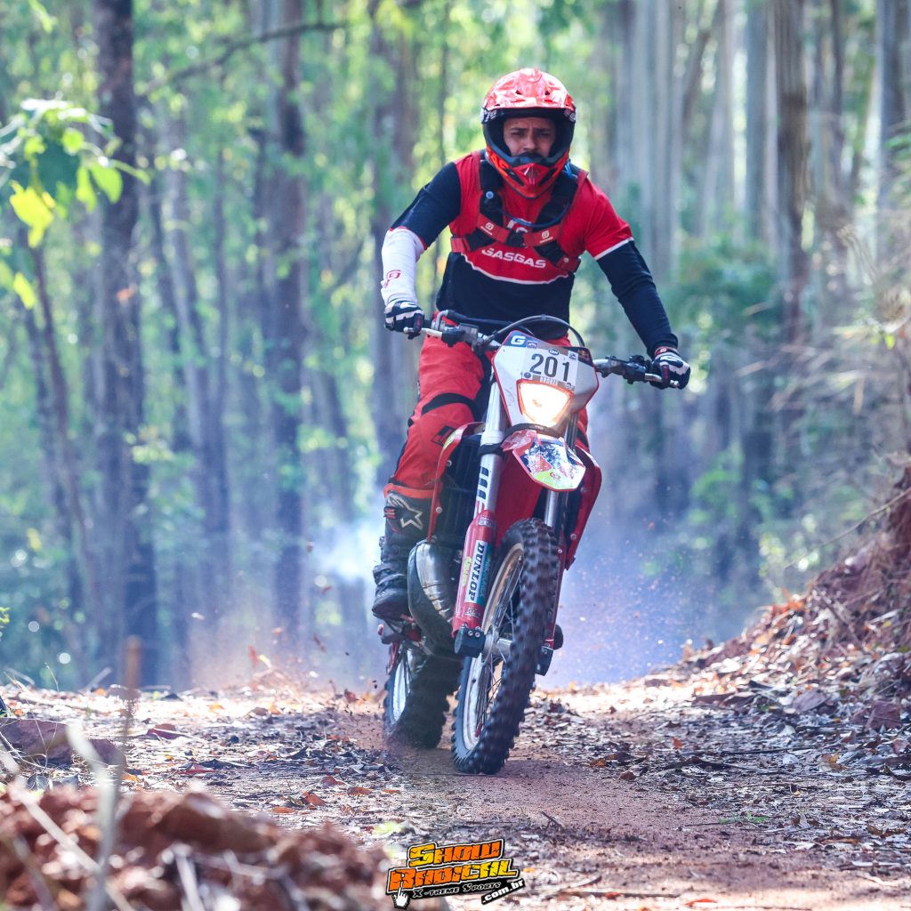 Hard Well leva os melhores pilotos do Hard Enduro brasileiro &agrave;s trilhas mais insanas de Po&ccedil;o Fundo/MG