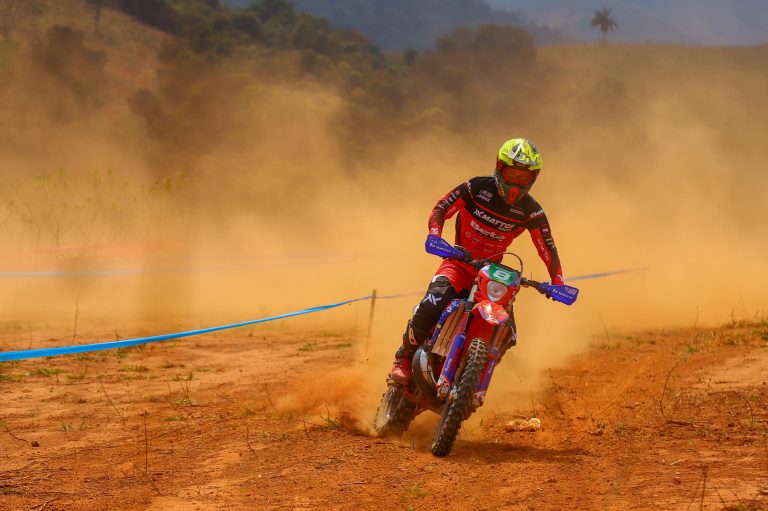 Patrick Capila disputa etapa final do Campeonato Argentino de Enduro