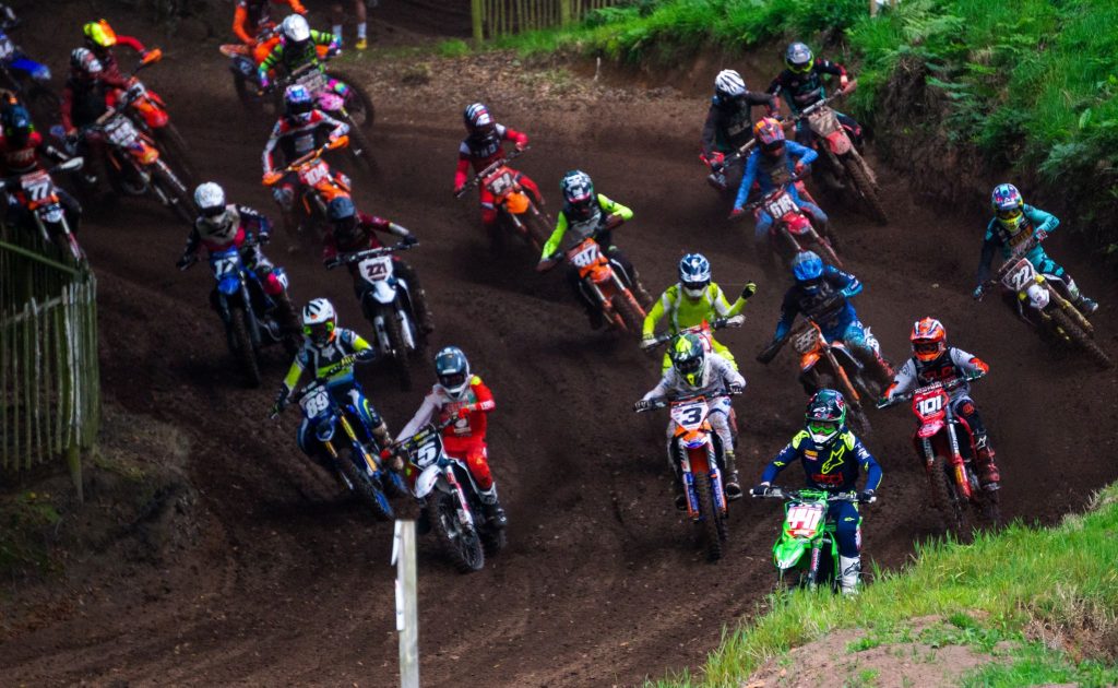 Bernardo Tib&uacute;rcio tem fim de semana de evolu&ccedil;&atilde;o em seu primeiro desafio na Inglaterra