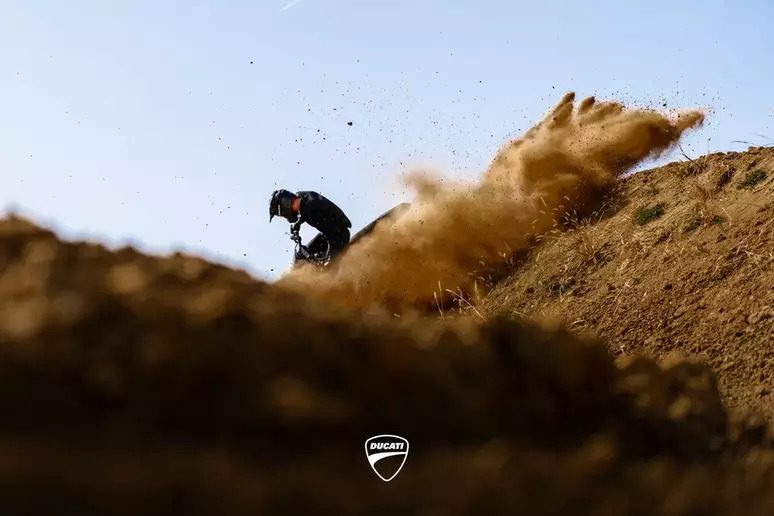 Ap&oacute;s despedida da KTM, Cairoli assina com a Ducati onde vai liderar projeto de entrada da marca no motocross