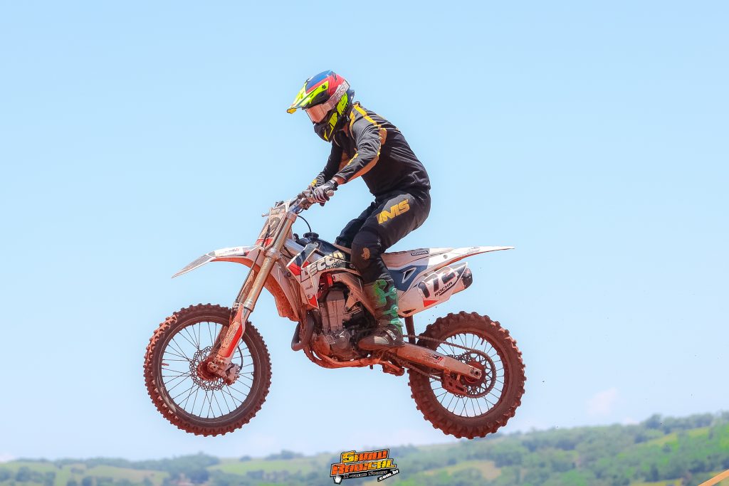 Goiano de Motocross encerra a temporada 2023 com fim de semana de grande festa em Para&uacute;na/GO