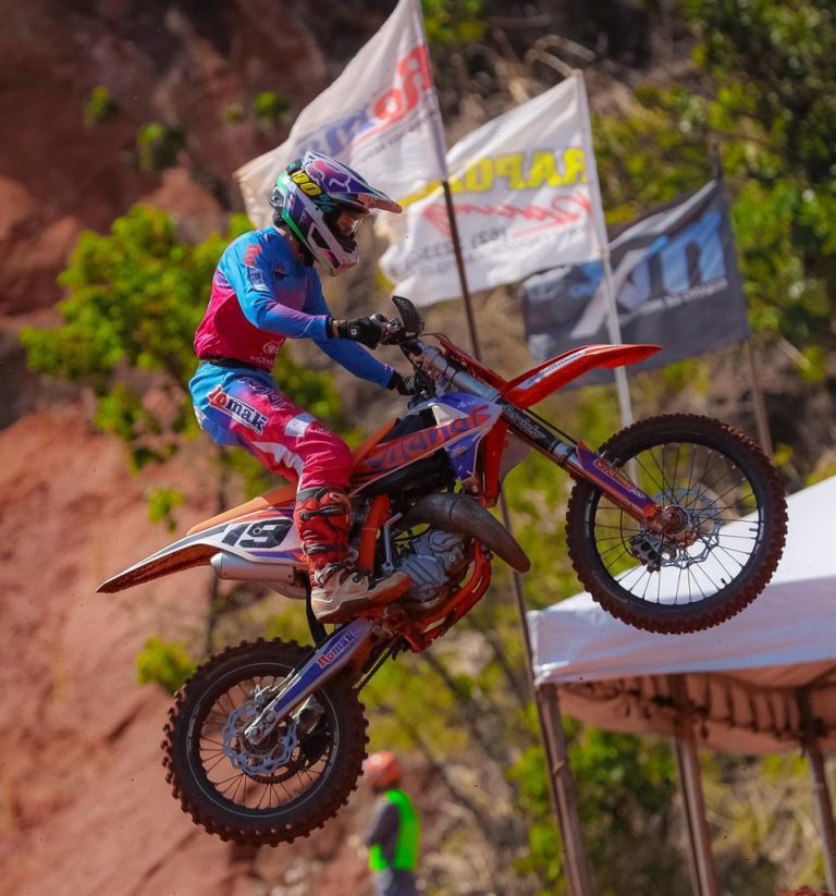Luanna Neves busca o título em duas categorias na final da Copa Goiás de Motocross